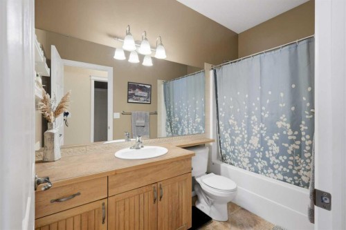166 Lougheed Close, Red Deer, AB 