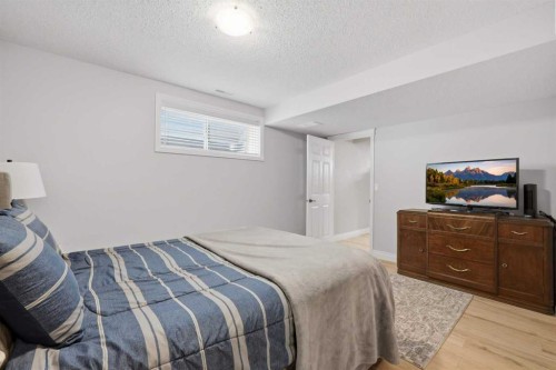 166 Lougheed Close, Red Deer, AB 