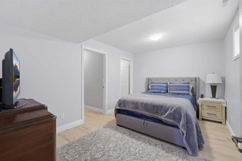 166 Lougheed Close, Red Deer, AB 