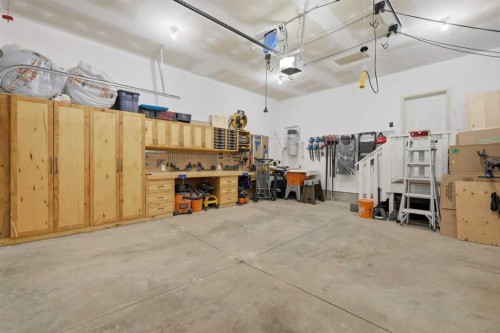 166 Lougheed Close, Red Deer, AB 