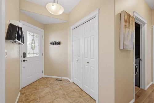 166 Lougheed Close, Red Deer, AB 