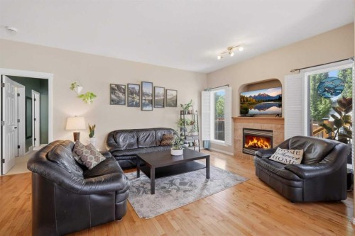 166 Lougheed Close, Red Deer, AB 