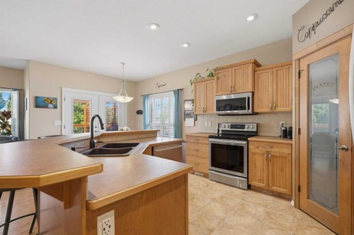 166 Lougheed Close, Red Deer, AB 