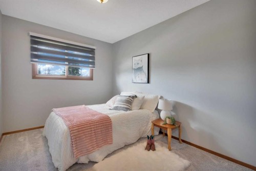 27 Warwick Drive, Red Deer, AB 