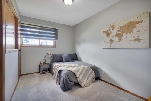 27 Warwick Drive, Red Deer, AB 