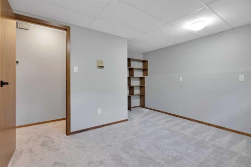 27 Warwick Drive, Red Deer, AB 