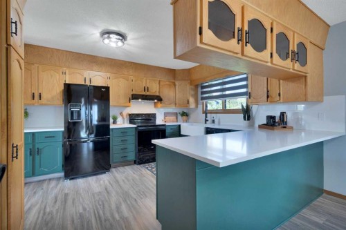27 Warwick Drive, Red Deer, AB 