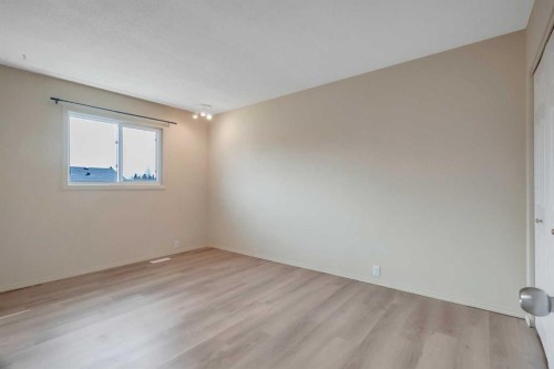 7-15 Stanton Street, Red Deer, AB - Indoor Photo Showing Other Room