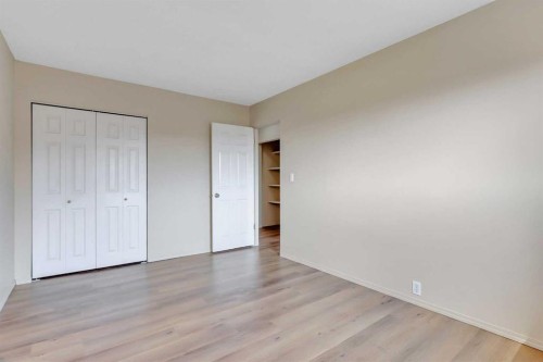 7-15 Stanton Street, Red Deer, AB - Indoor Photo Showing Other Room