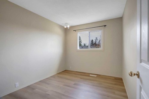7-15 Stanton Street, Red Deer, AB - Indoor Photo Showing Other Room