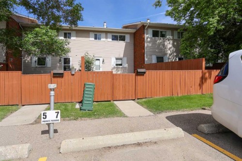 7-15 Stanton Street, Red Deer, AB 