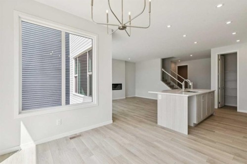 41 Belmont Row Sw, Calgary, AB 