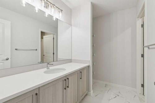 41 Belmont Row Sw, Calgary, AB 