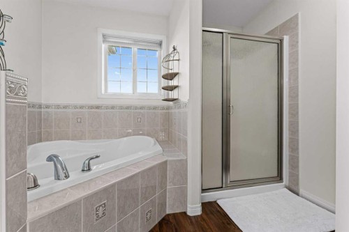 199 Adams Close, Red Deer, AB - Indoor Photo Showing Bathroom