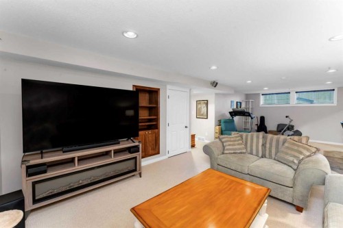 199 Adams Close, Red Deer, AB - Indoor Photo Showing Living Room