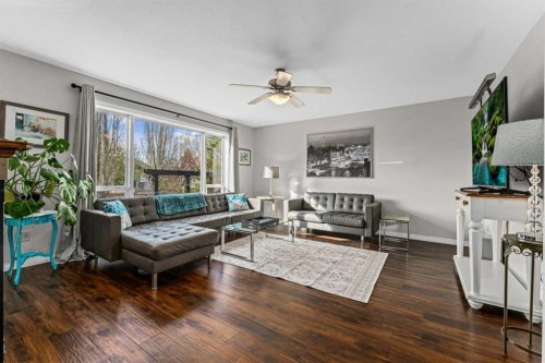 199 Adams Close, Red Deer, AB - Indoor Photo Showing Living Room