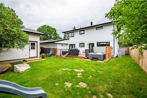 65 Selkirk Boulevard, Red Deer, AB 