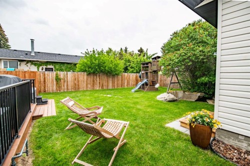 65 Selkirk Boulevard, Red Deer, AB 