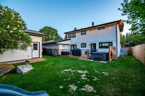 65 Selkirk Boulevard, Red Deer, AB 