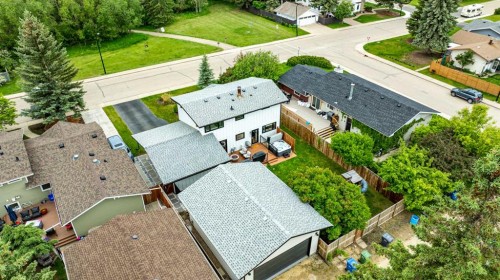 65 Selkirk Boulevard, Red Deer, AB 