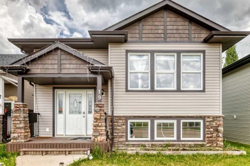 19 Charles Avenue, Red Deer, AB 
