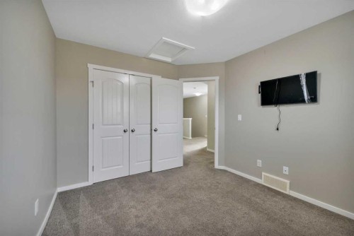 1002 Minto Street, Penhold, AB 