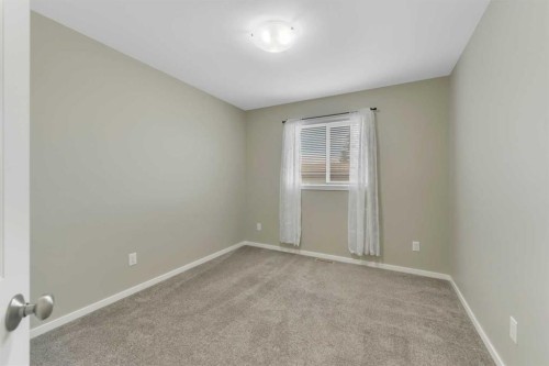 1002 Minto Street, Penhold, AB 