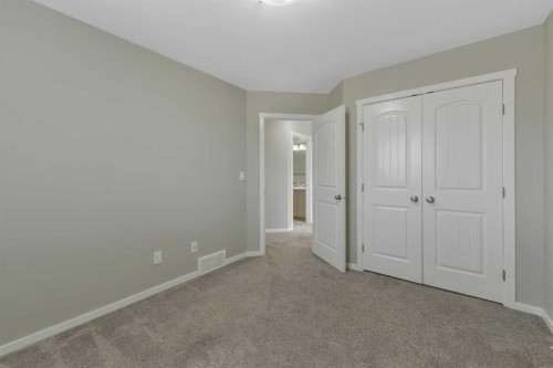 1002 Minto Street, Penhold, AB 