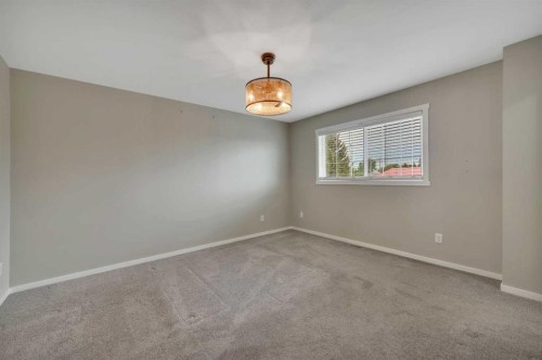 1002 Minto Street, Penhold, AB 