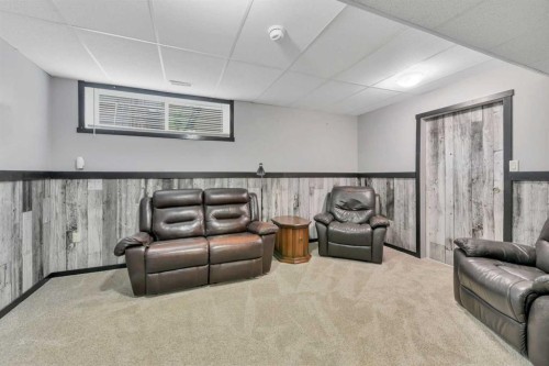 1002 Minto Street, Penhold, AB 