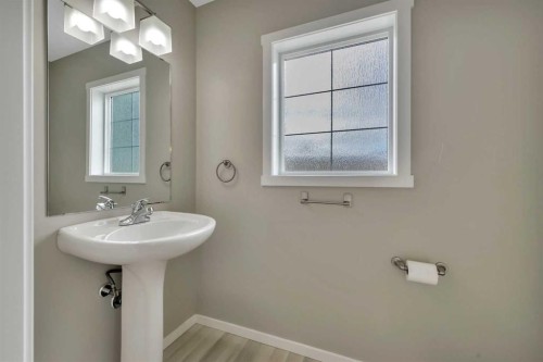 1002 Minto Street, Penhold, AB 