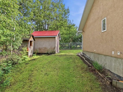 37 Parkland Crescent, Parkland Beach, AB 