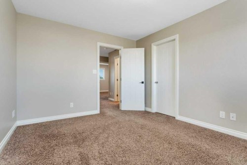 7 Ross Close, Sylvan Lake, AB 