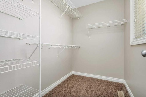 7 Ross Close, Sylvan Lake, AB 