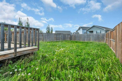 7 Ross Close, Sylvan Lake, AB 