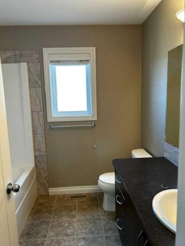 7 Ross Close, Sylvan Lake, AB 
