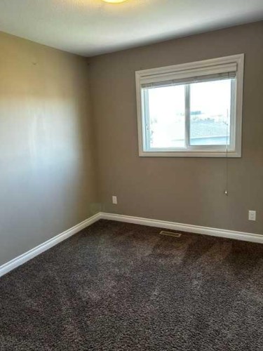 7 Ross Close, Sylvan Lake, AB 