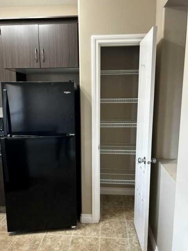 7 Ross Close, Sylvan Lake, AB 