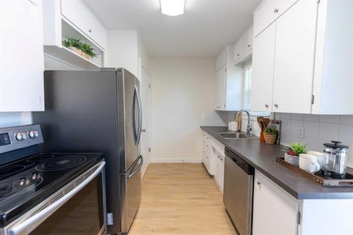 5418 37 Street, Red Deer, AB 