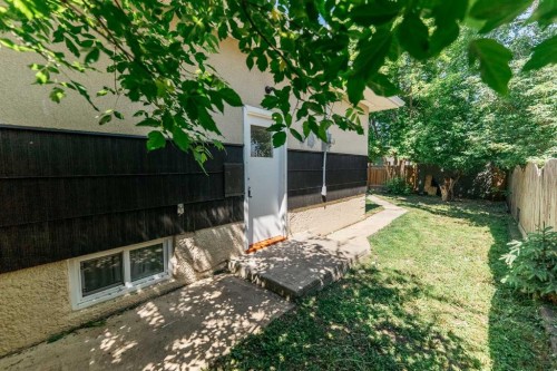 5418 37 Street, Red Deer, AB 