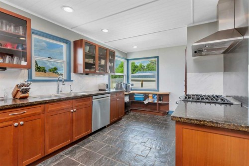 5012 62 Avenue, Ponoka, AB - Indoor Photo Showing Kitchen