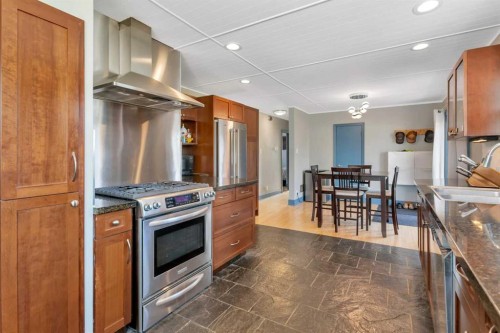 5012 62 Avenue, Ponoka, AB - Indoor Photo Showing Kitchen