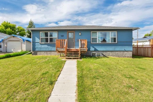 5012 62 Avenue  Ponoka, AB T4J 1E6