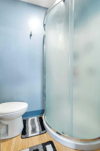 5012 62 Avenue, Ponoka, AB - Indoor Photo Showing Bathroom