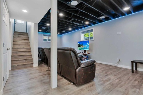 5012 62 Avenue, Ponoka, AB - Indoor