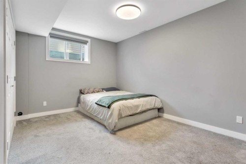 5012 62 Avenue, Ponoka, AB - Indoor Photo Showing Bedroom