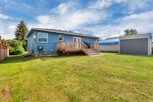 5012 62 Avenue, Ponoka, AB - Outdoor