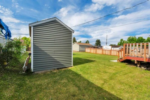 5012 62 Avenue, Ponoka, AB - Outdoor