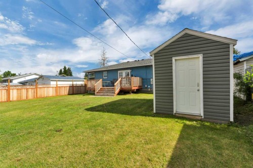 5012 62 Avenue, Ponoka, AB - Outdoor