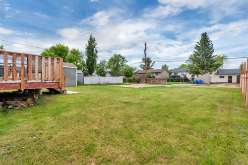5012 62 Avenue, Ponoka, AB - Outdoor